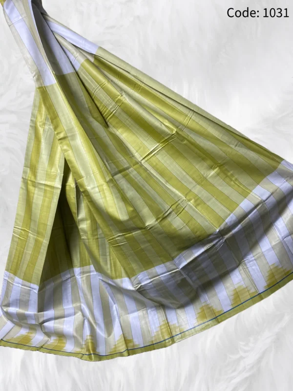 e-Tati Premium Plus Lungi – 1031 (Power Loom) - Image 2