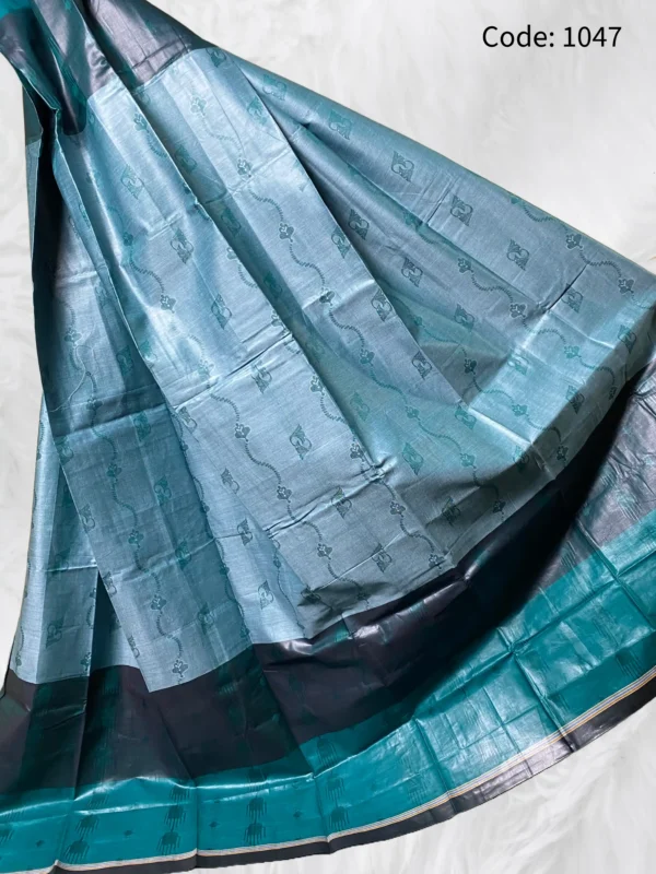 e-Tati Premium Jacquard Lungi- 1047 (Power Loom) - Image 3